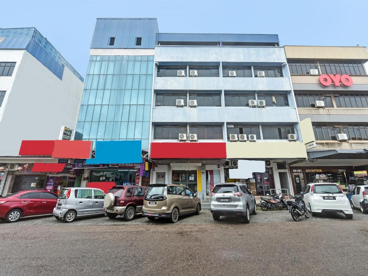Oyo 90544 M&H Hotel Pengerang Εξωτερικό φωτογραφία